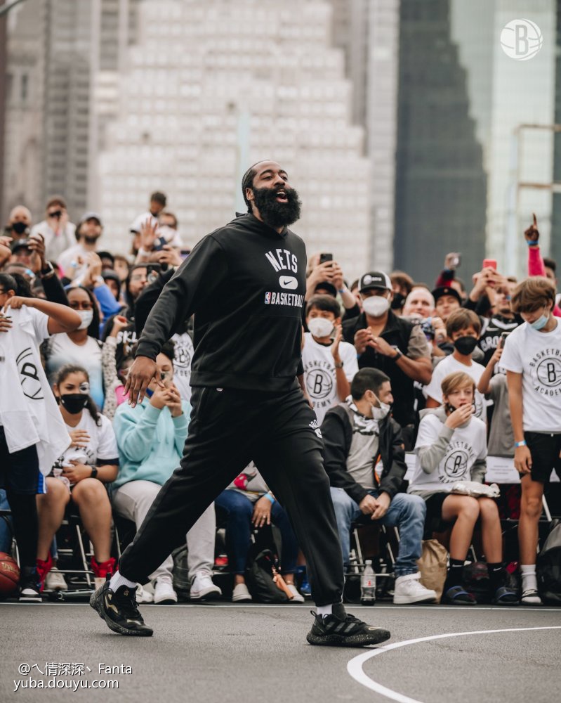 九游体育下载波士顿凯尔特人训练开放日，赛前官宣签约引欢呼，法甲在即，资深球员宣示担当的简单介绍